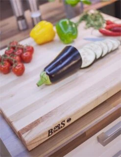 Boos Blocks Double-sided Cutting Board 46 X 31cm Made Of Maple Wood 6 Boos Blocks Double-sided Cutting Board 46 X 31cm Made Of Maple Wood -Victori Knives Shop boos blocks double sided cutting board 46x31cm maple wood 2