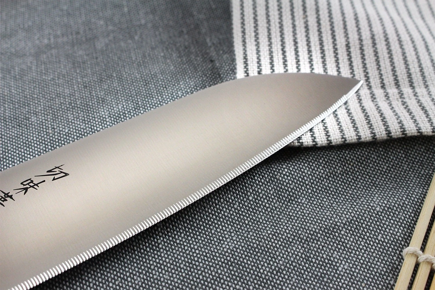 Kanetsugu Rev 21 Santoku Knife Micro-serrated Blade 13.5cm 3 Kanetsugu Rev 21 Santoku Knife Micro-serrated Blade 13.5cm - Image 3