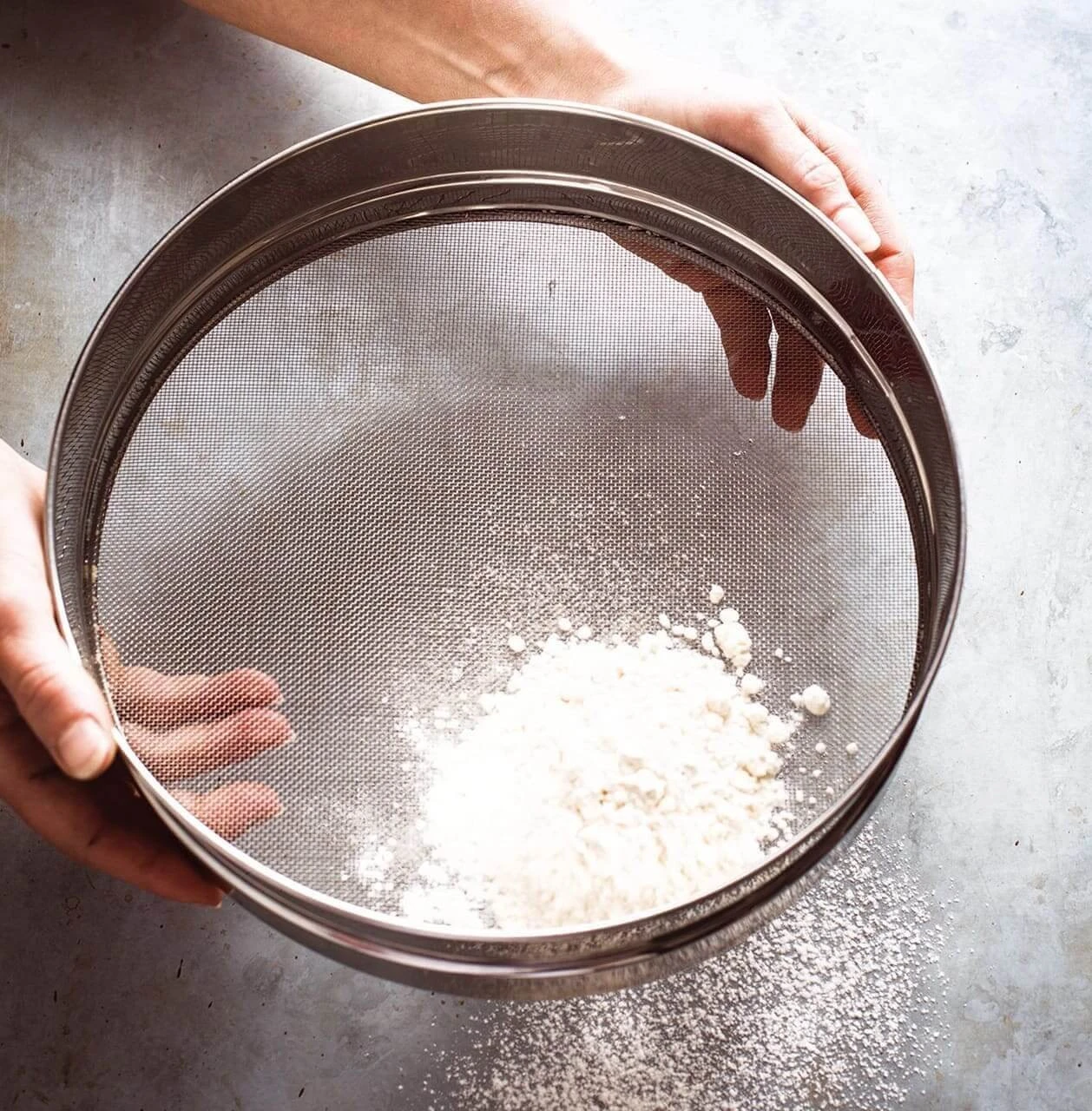 Matfer Professional Stainless Steel Sieve 22cm - Mesh 0.64mm 2 Matfer Professional Stainless Steel Sieve 22cm - Mesh 0.64mm - Image 2