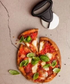 Microplane Easy Prep Black Pizza Cutter - Ergonomic Handle 7 Microplane Easy Prep Black Pizza Cutter - Ergonomic Handle -Victori Knives Shop microplane easy prep red pizza cutter ergonomic handle 3