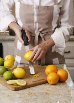 Microplane Premium Zester-Grater, Stainless Steel Blade - Fuchsia Handle 7 Microplane Premium Zester-Grater, Stainless Steel Blade - Fuchsia Handle -Victori Knives Shop microplane premium zester grater stainless steel blade fuchsia handle 3