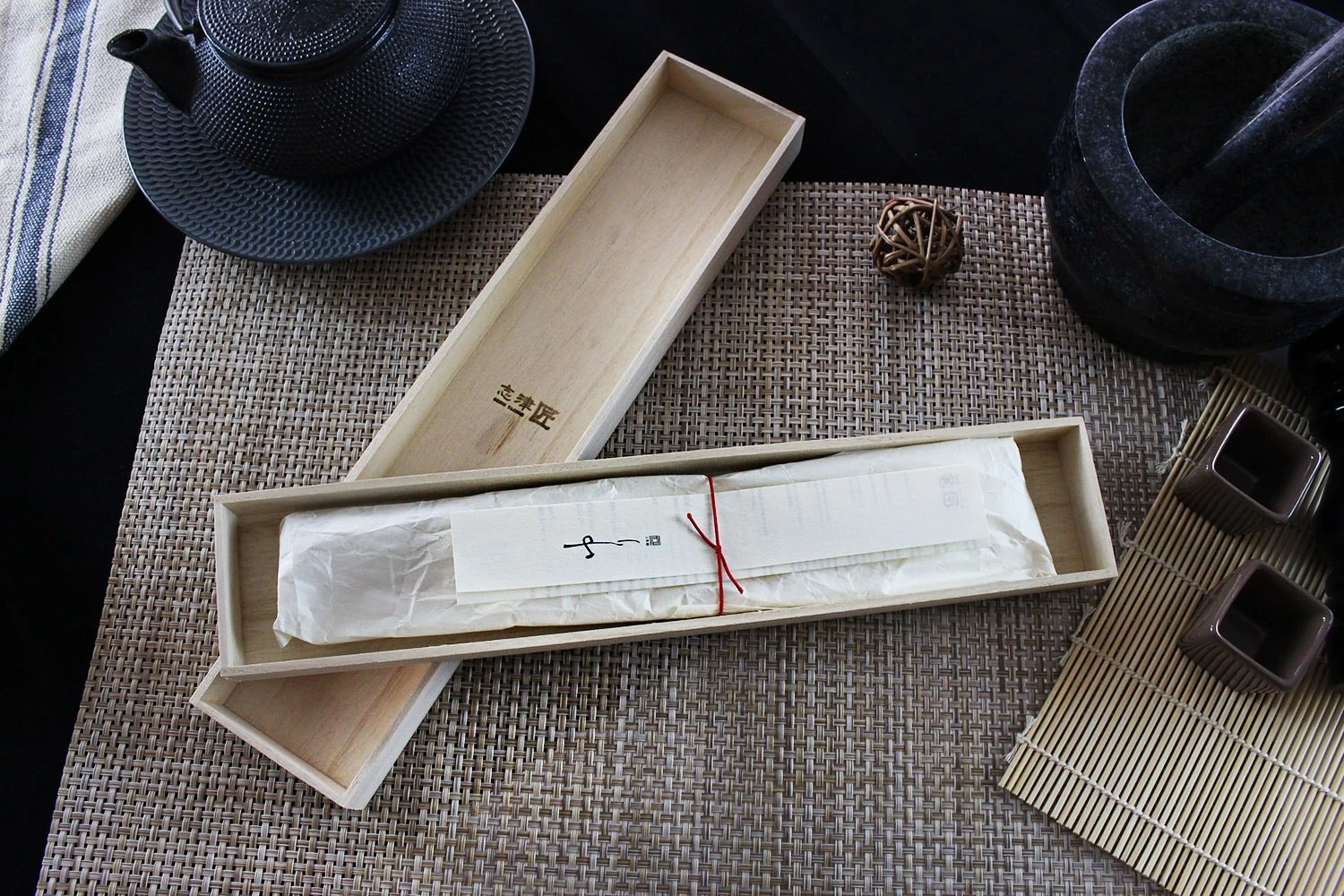 Shizu Hamono Yuri Japanese Nakiri Knife 21.5cm 10 Shizu Hamono Yuri Japanese Nakiri Knife 21.5cm - Image 10