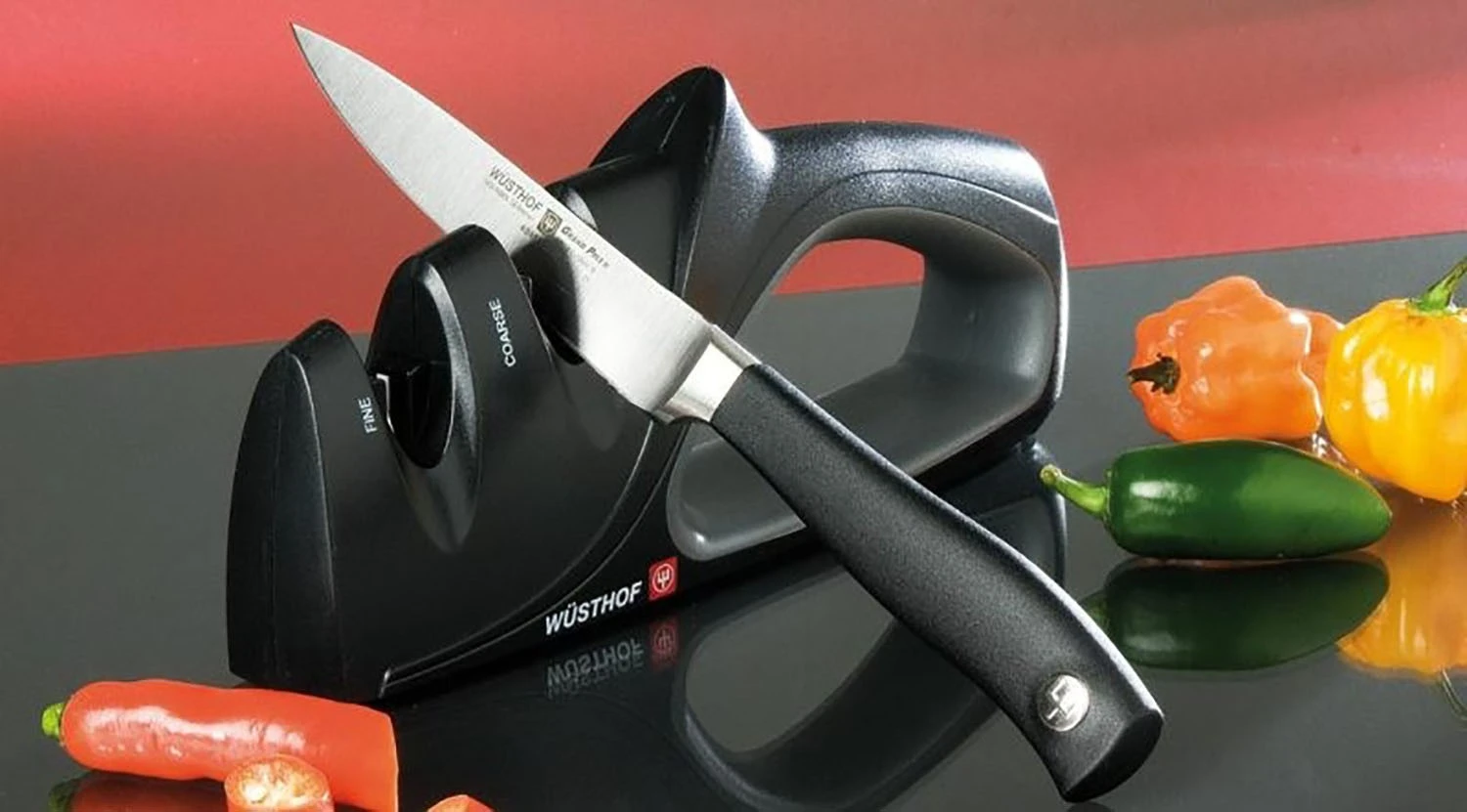 Wusthof Classic Set With 2 Knives + Manual Sharpener - Limited Edition 7 Wusthof Classic Set With 2 Knives + Manual Sharpener - Limited Edition - Image 7